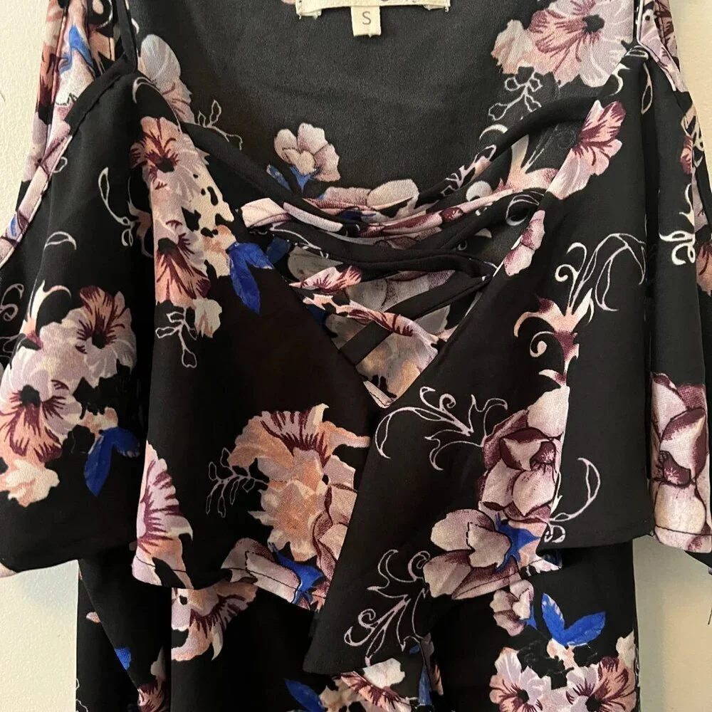 Indulge In Style Floral Print Ruffled Blouse - Picture 5 of 5